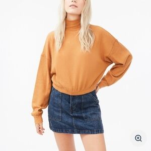 Aeropostale Size Large Long Sleeve Oversized Waffle-Knit Mock-Neck Top. Mustard